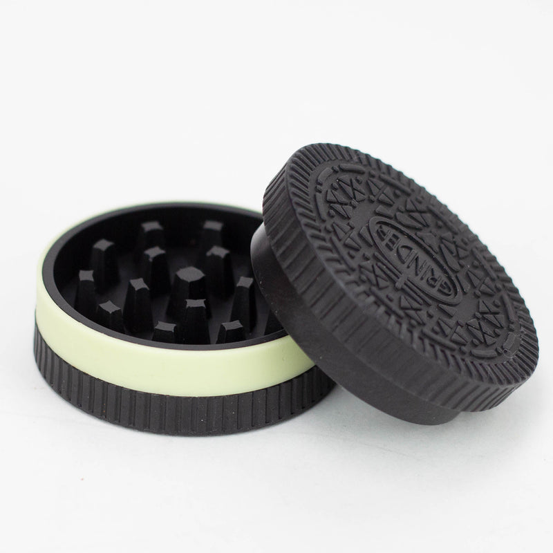 O COOKIE HERB GRINDER 2 LAYER Display of 24