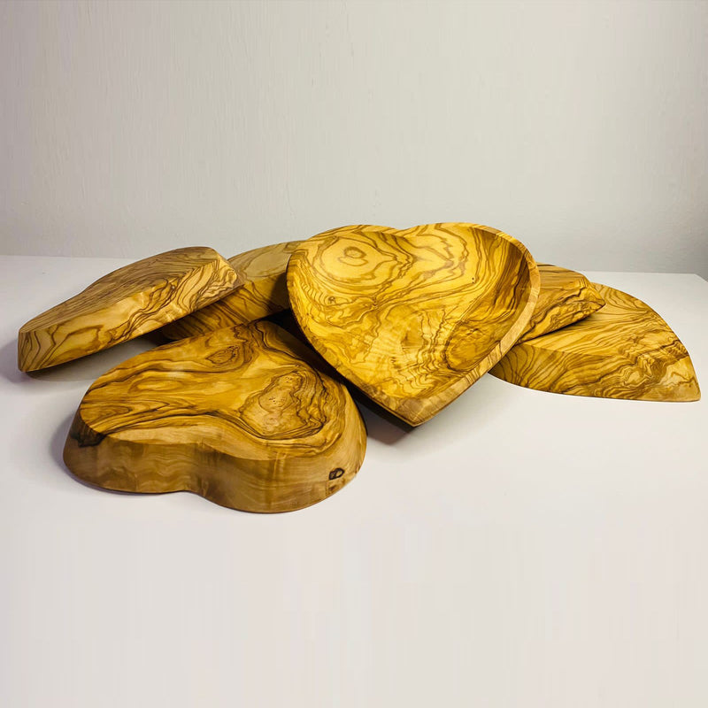 O VOW | Olive Wood Heart Rolling Tray/Smoker's Gift