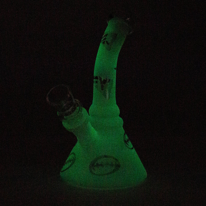 O 6" Glow in the dark glass bong