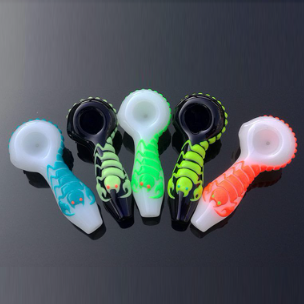 O Scorpion Glow In The Dark Glass Smoking Spoon Hand Pipe