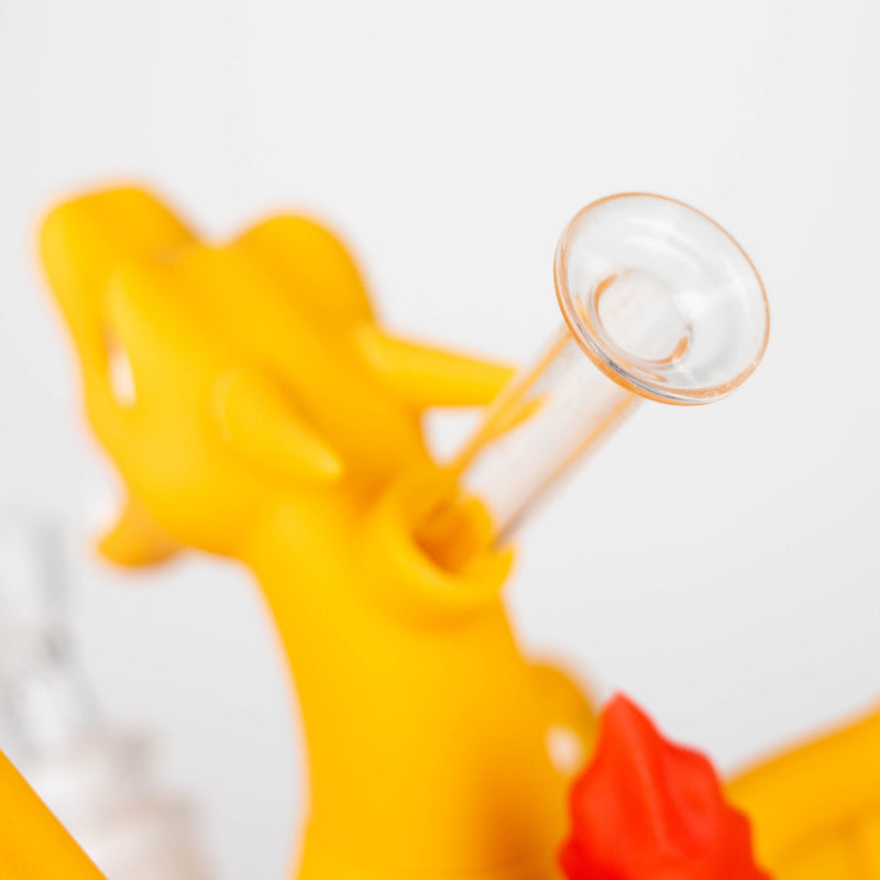 O 7" Charizard water pipe