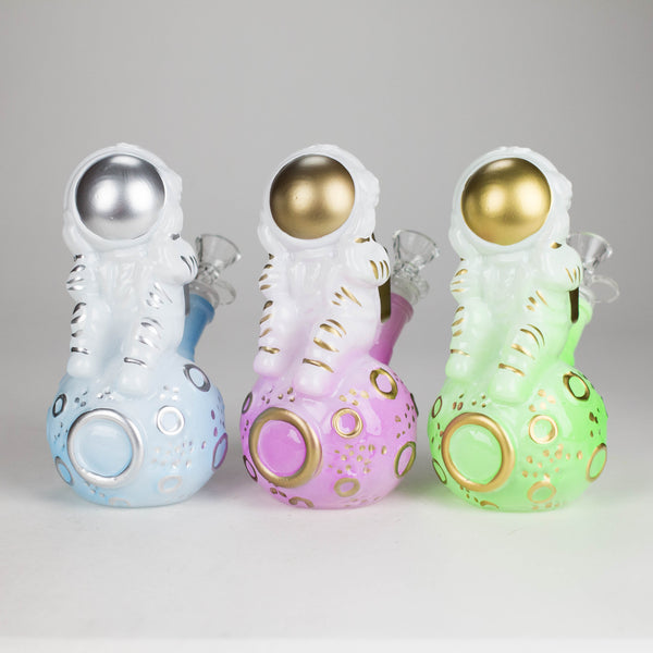 7" 3D Astronaut Glass Bong – Space Inspired Water Pipe