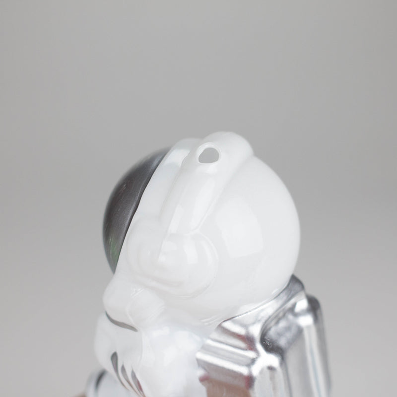 O 7" 3D Astronaut Glass Bong – Space Inspired Water Pipe